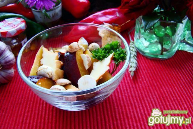 Jesienna sałatka z śliwek  Jesienna sałatka z śliwek