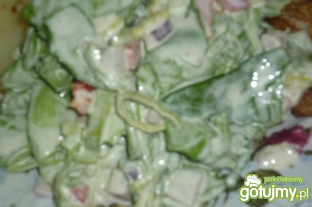 Jesienna surówka z sałatą i porem