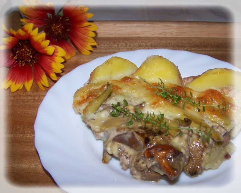 Jesienna zapiekanka ziemniaczano-grzybowa