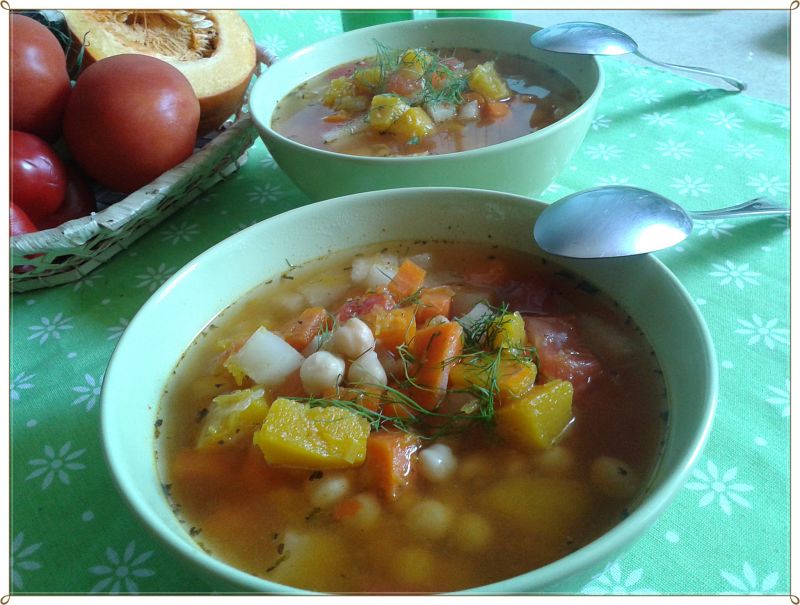 Jesienna zupa z ciecierzycą