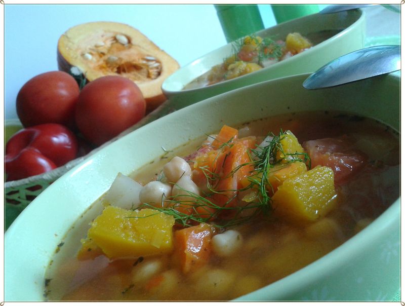 Jesienna zupa z ciecierzycą