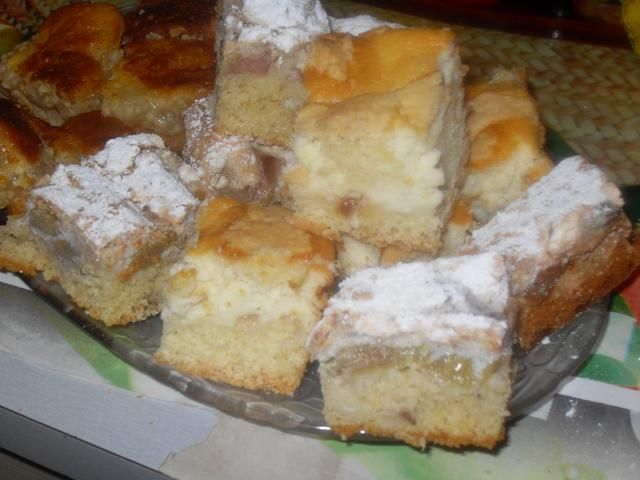 Jesienne ciasto rabarbarowe z masą Jesienne ciasto rabarbarowe z masą