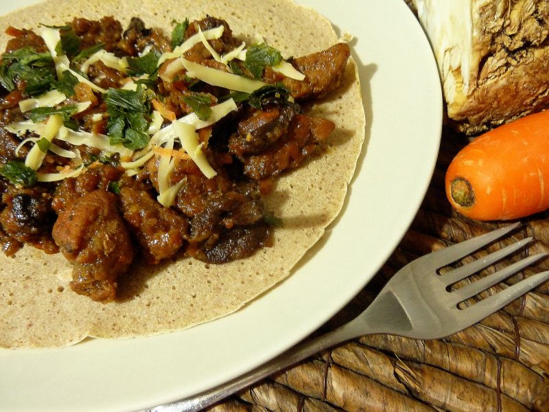 Jesienne naleśniki gryczane z mięsnym farszem