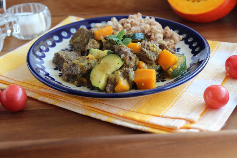 Jesienny gulasz wołowy z dynią i cukinią