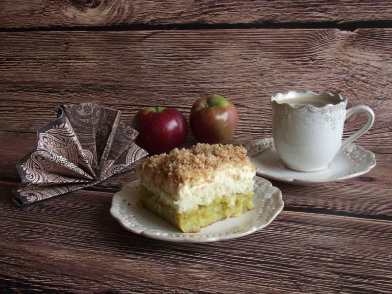 Jesienny jabłecznik z kokosem