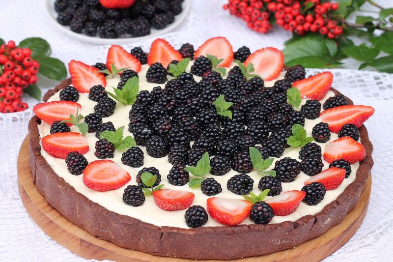 Jeżynowa tarta z kremem budyniowym Jeżynowa tarta z kremem budyniowym
