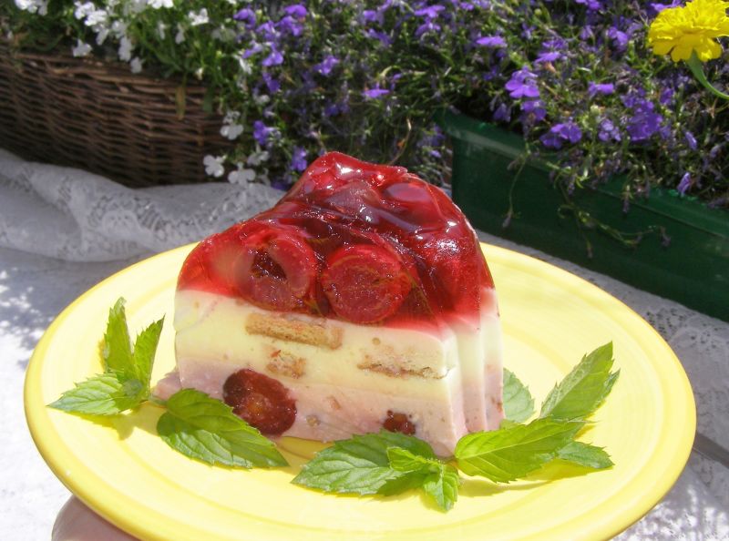 Jogurt z galaretką,wiśniami Jogurt z galaretką,wiśniami