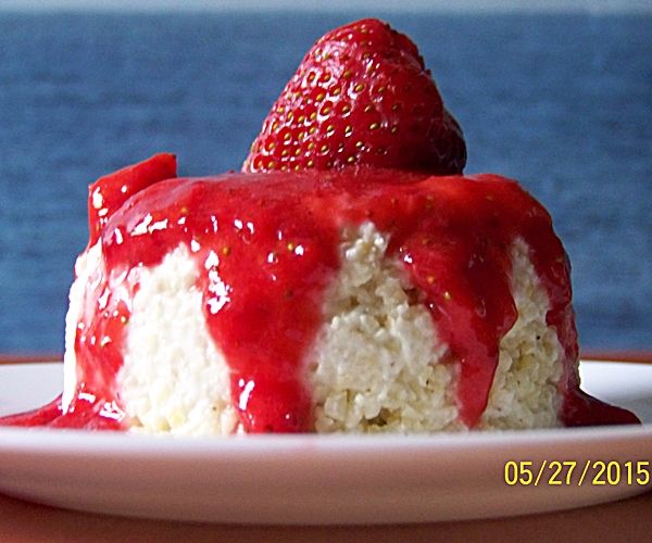 Jogurtowa kasza jaglana z truskawkami Jogurtowa kasza jaglana z truskawkami