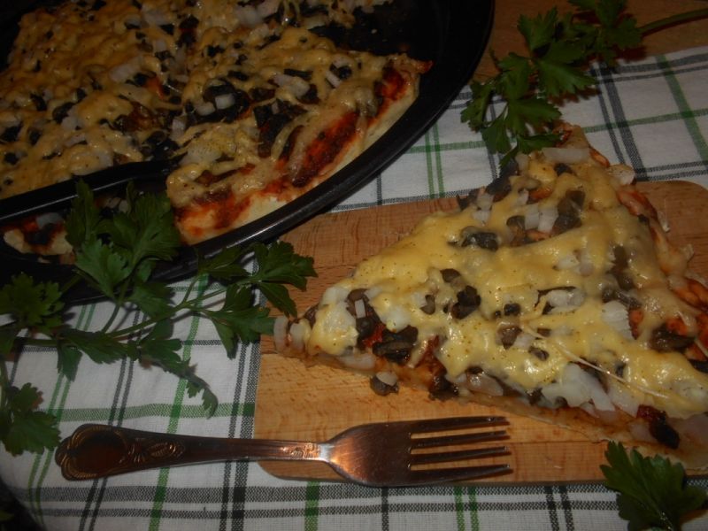 Jogurtowa pizza z pieczarkami Jogurtowa pizza z pieczarkami