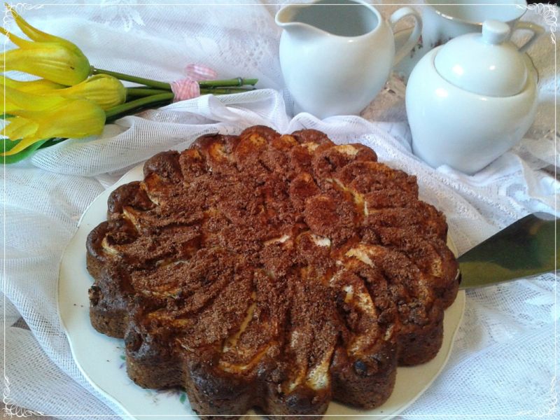 Jogurtowe ciasto z jabłkami i kruszonką z chrupek