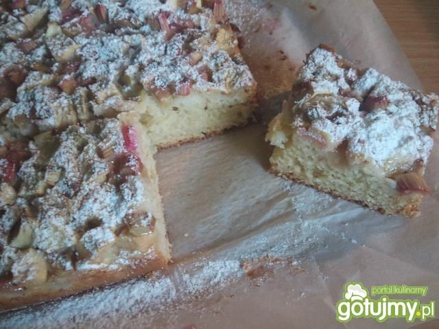 Jogurtowe ciasto z rabarbarem i jabłkiem