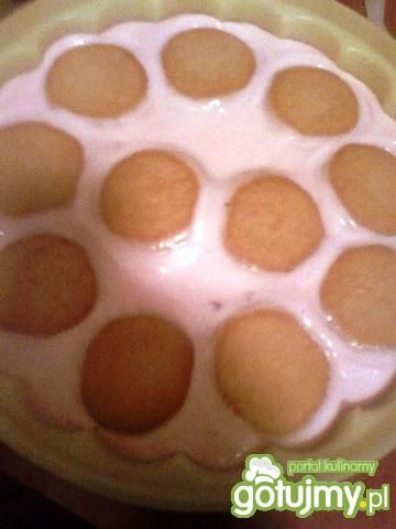 Jogurtowe ciasto z truskawkami