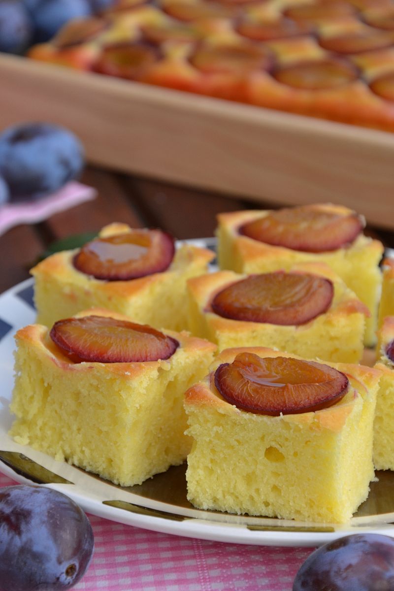 Jogurtowe ciasto ze śliwkami Jogurtowe ciasto ze śliwkami