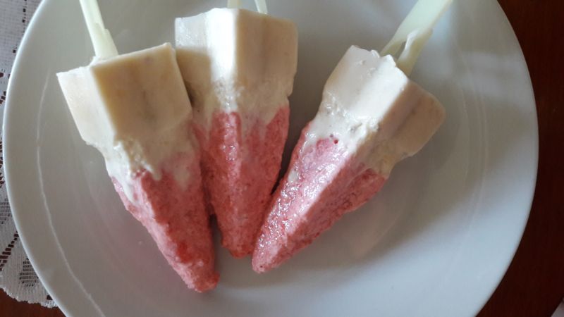 Jogurtowe lody truskawkowo - bananowe Jogurtowe lody truskawkowo - bananowe