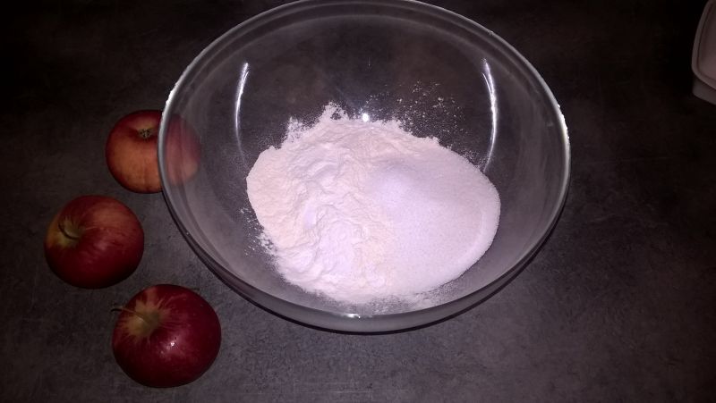 Jogurtowe muffinki z jabłkiem,cynamonem i migdałem