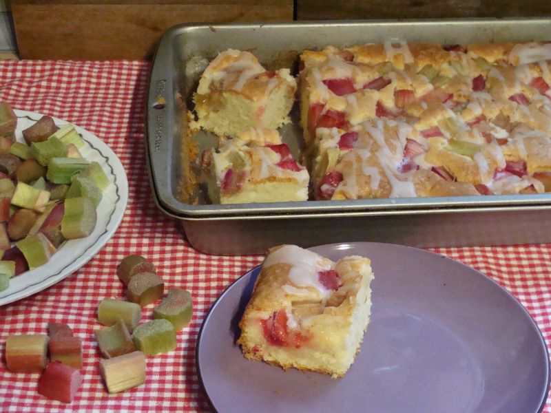 Jogurtowe z rabarbarem