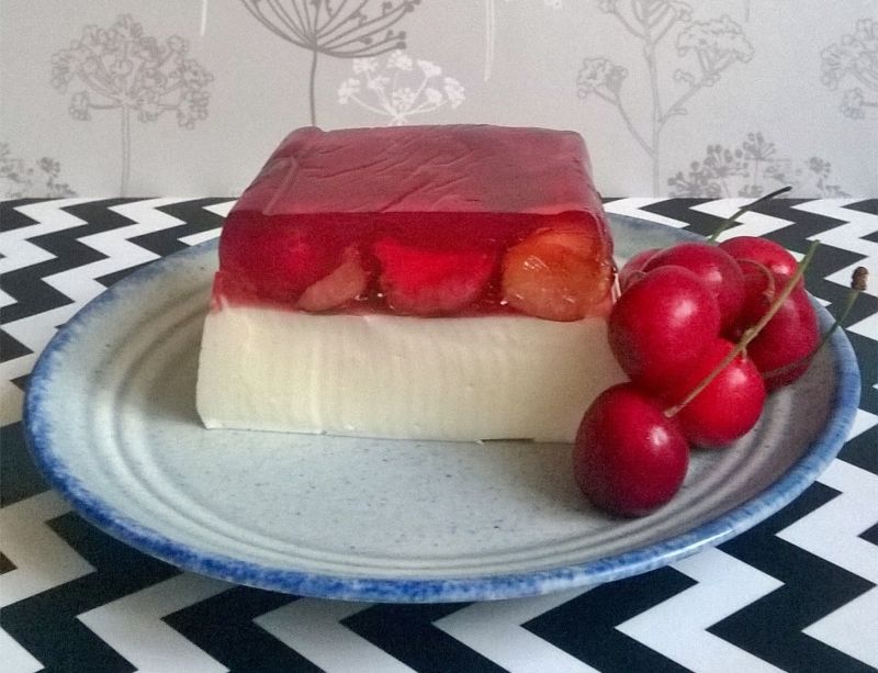 Jogurtowiec z czereśniami