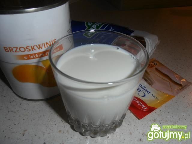 Jogurtowo-brzoskwiniowy koktajl