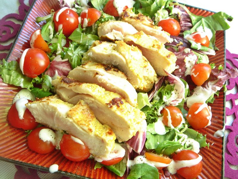 Jogurtowo-cytrynowa grillowana pierś z kurczaka Jogurtowo-cytrynowa grillowana pierś z kurczaka