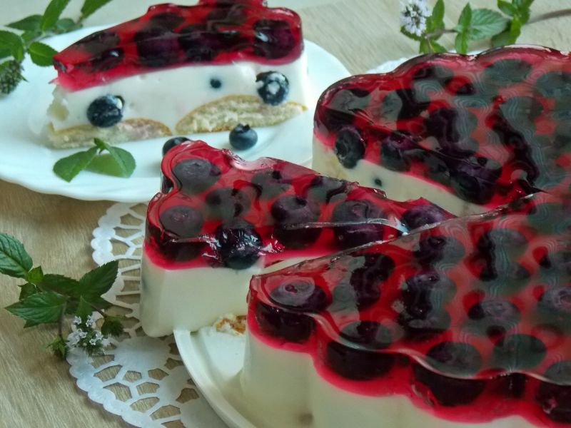 Jogurtowy deser z borówkami amerykańskimi