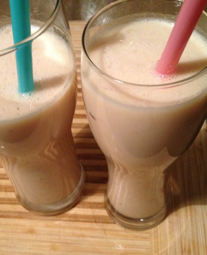 Jogurtowy koktajl z ananasem