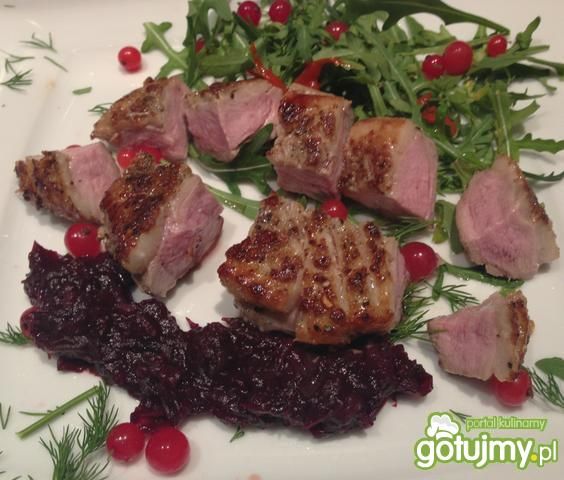 Kacze piersi pieczone w pieprzu .