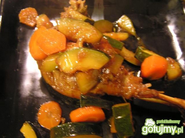 Kacze udo z warzywami
