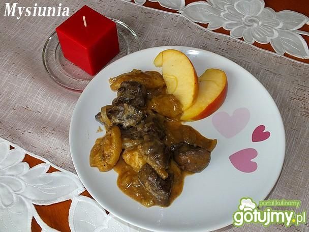 Kacze wątróbki w sosie jabłkowym