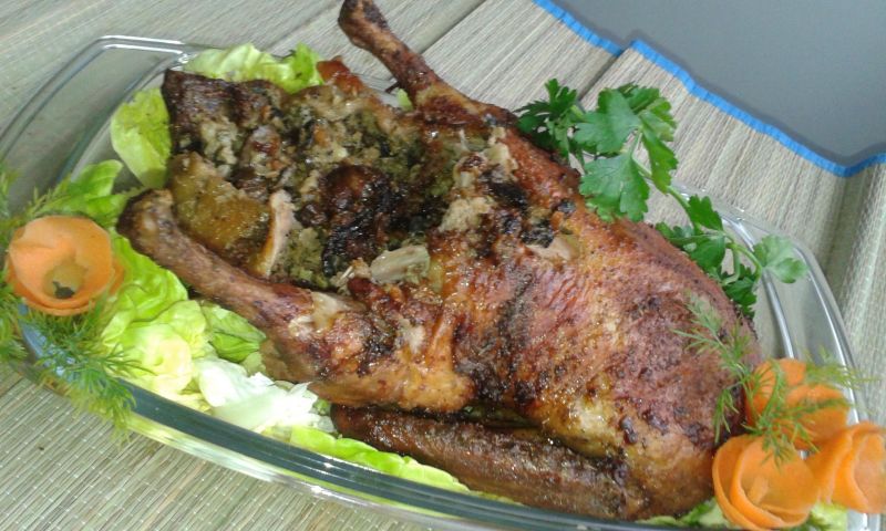 Kaczka nadziana mieszanką grzybów Kaczka nadziana mieszanką grzybów