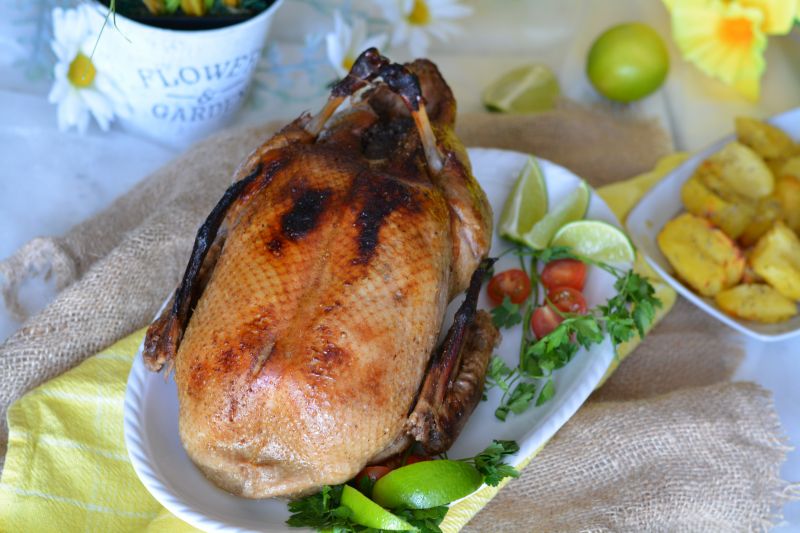 Kaczka nadziewana limonkami Kaczka nadziewana limonkami