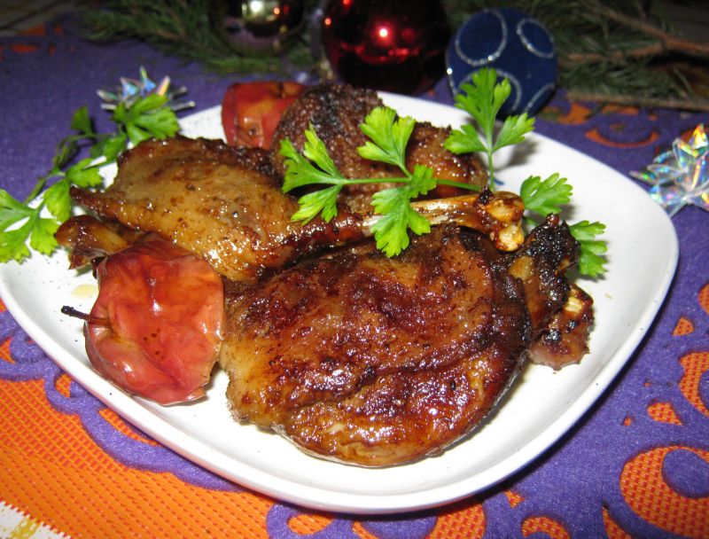 Kaczka pieczona w kawałkach Kaczka pieczona w kawałkach