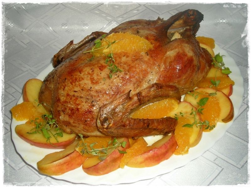 Kaczka pieczona z jabłkami i pomarańczami Kaczka pieczona z jabłkami i pomarańczami