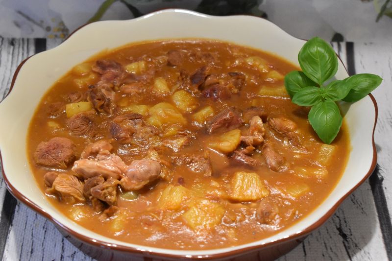 Kaczka z ananasem w curry