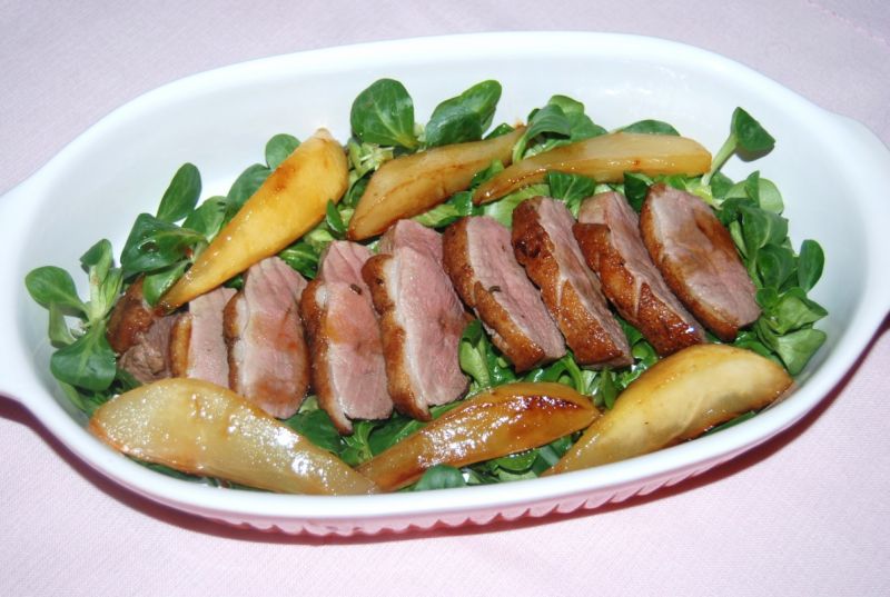 Kaczka z gruszkami w karmelu Kaczka z gruszkami w karmelu