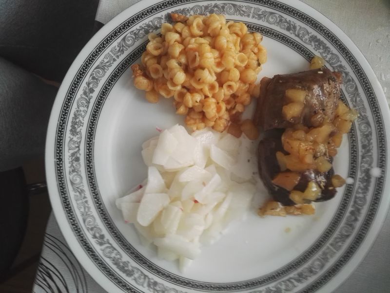 Kaczka z karmelizowanymi jabłkami Kaczka z karmelizowanymi jabłkami