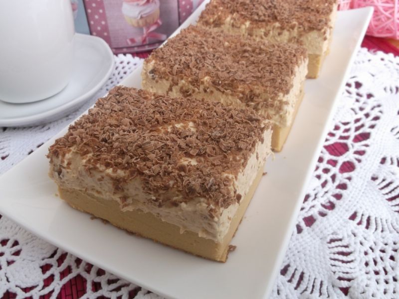 Kajmakowy sernik z kajmakową pianką i czekoladą Kajmakowy sernik z kajmakową pianką i czekoladą