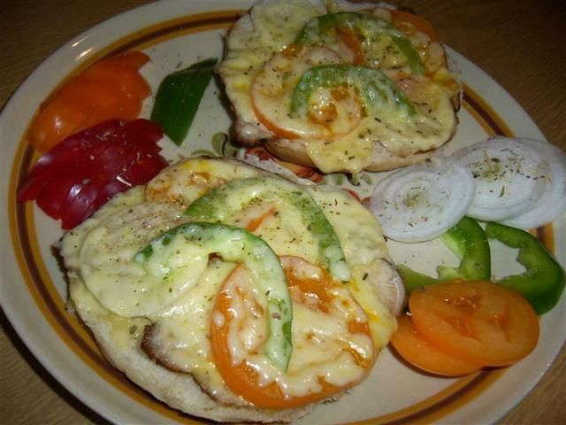 Kajzerki zapiekane ze schabem  Kajzerki zapiekane ze schabem