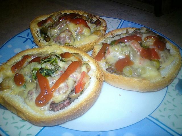 Kajzerkowe mini pizze Kajzerkowe mini pizze