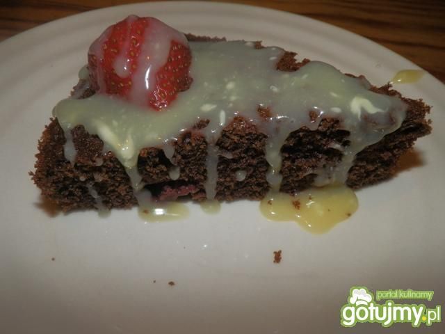 Kakao - truskawki - biała czekolada. Kakao - truskawki - biała czekolada.