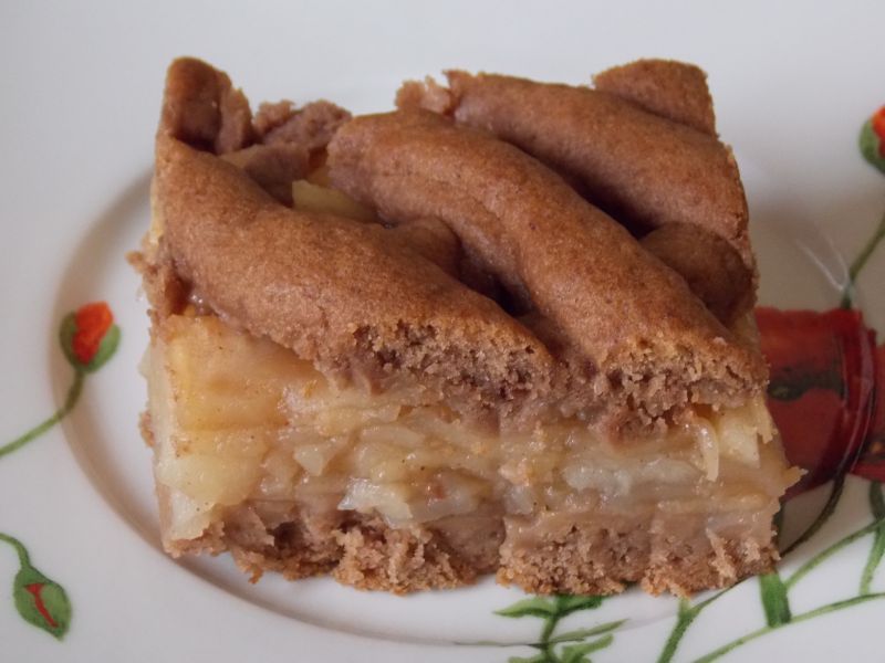 Kakaowa szarlotka mocno cynamonowa