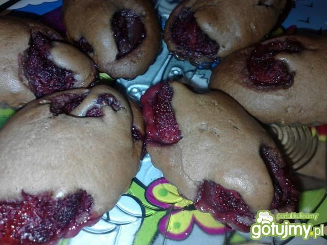 Kakaowe babeczki z truskawkami