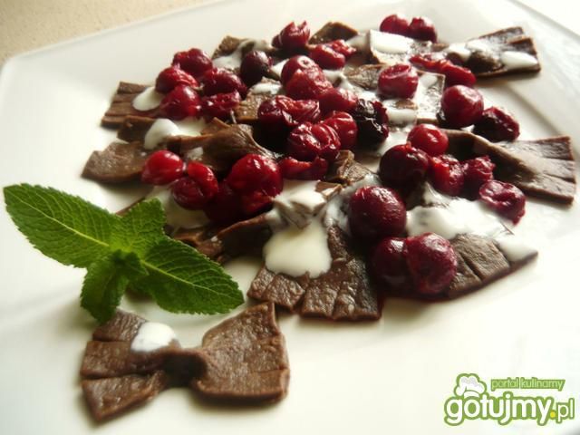 Kakaowe farfalle z wiśniami Kakaowe farfalle z wiśniami