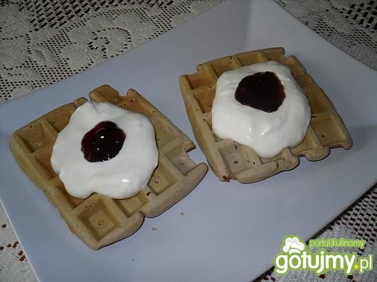 Kakaowe gofry z mascarpone Kakaowe gofry z mascarpone