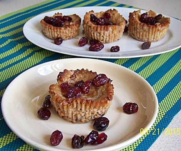 Kakaowe mini serniczki z suszonymi owocami Kakaowe mini serniczki z suszonymi owocami