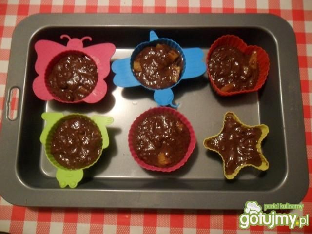 Kakaowe muffinki z brzoskwiniami