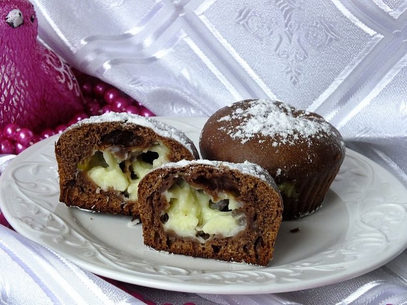 Kakaowe muffinki z budyniem kokosowym