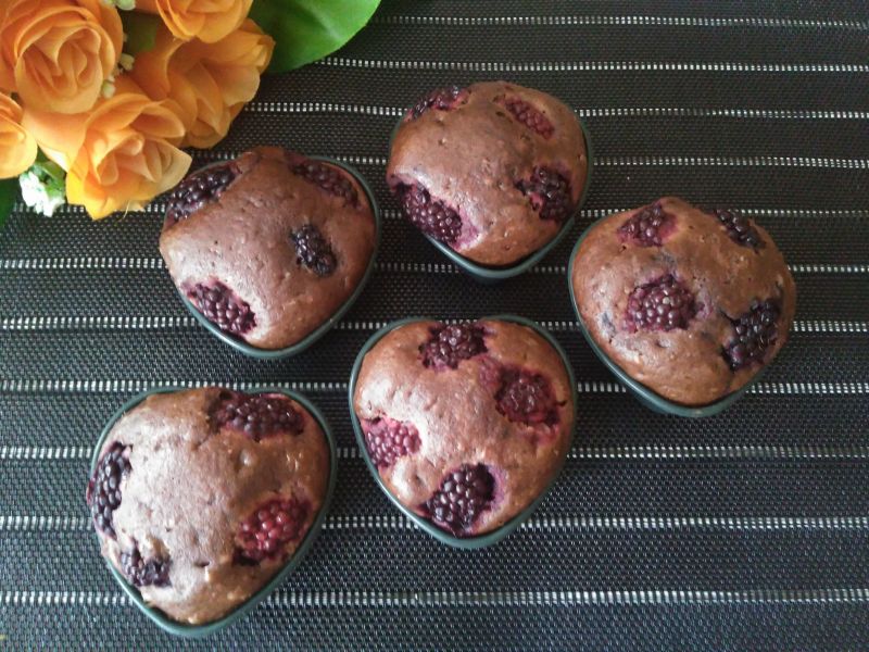 Kakaowe muffinki z jeżynami Kakaowe muffinki z jeżynami