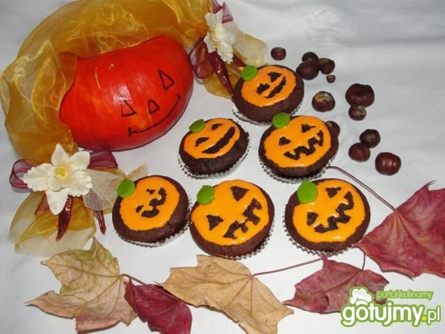 Kakaowe muffinki z  nadzieniem z dynii