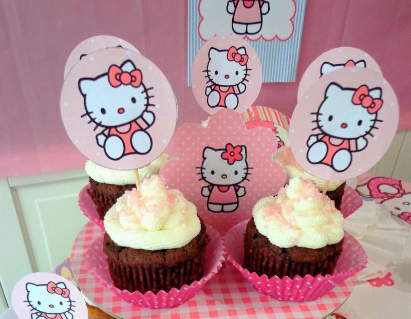 Kakaowe muffiny z czekoladową niespodzianką Kakaowe muffiny z czekoladową niespodzianką