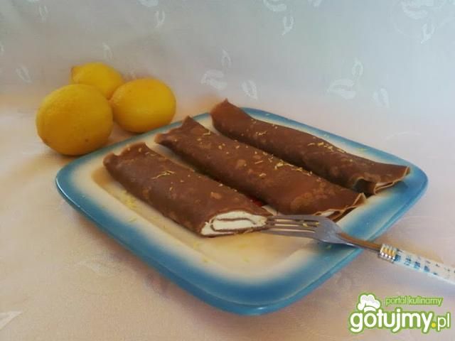 Kakaowe naleśniki z białym nadzieniem